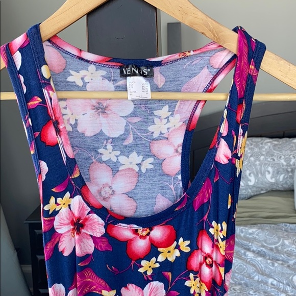 EUC Venus midi bodycon with ruching. - Picture 4 of 5